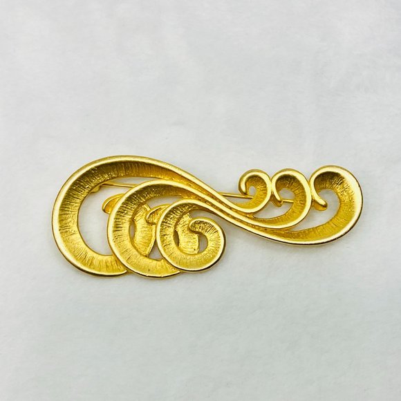 Vintage AJC "Wave" Brooch - Picture 1 of 6